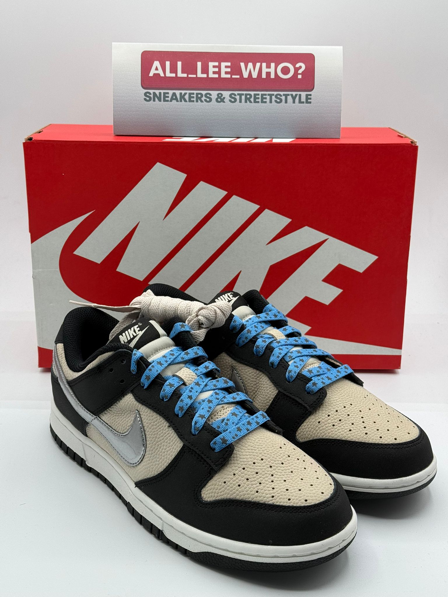Nike Dunk Low "Starry Laces"