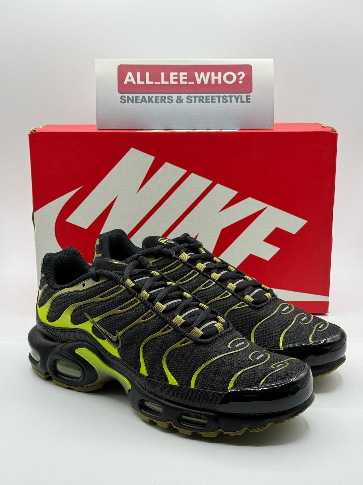Nike Air Max Tuned 1 "Black Cyber Pacific Moos"