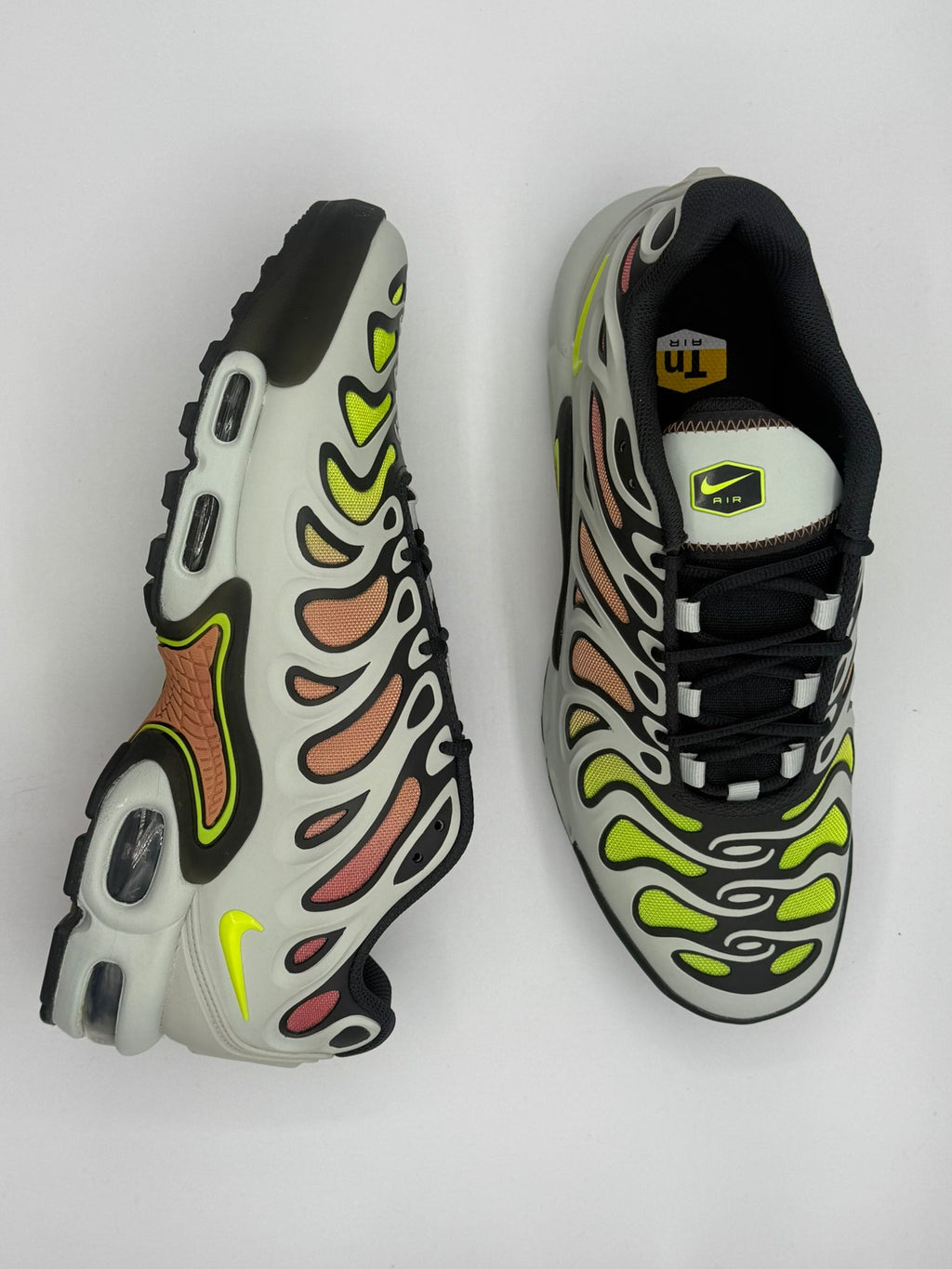 Nike Air Max Plus Drift "Light Silver Volt"