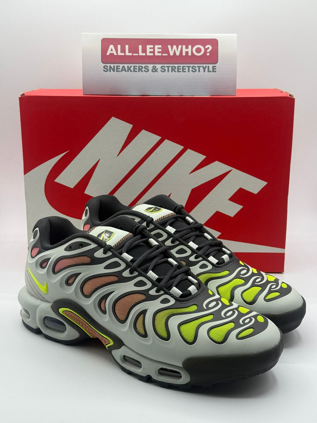 Nike Air Max Plus Drift "Light Silver Volt"