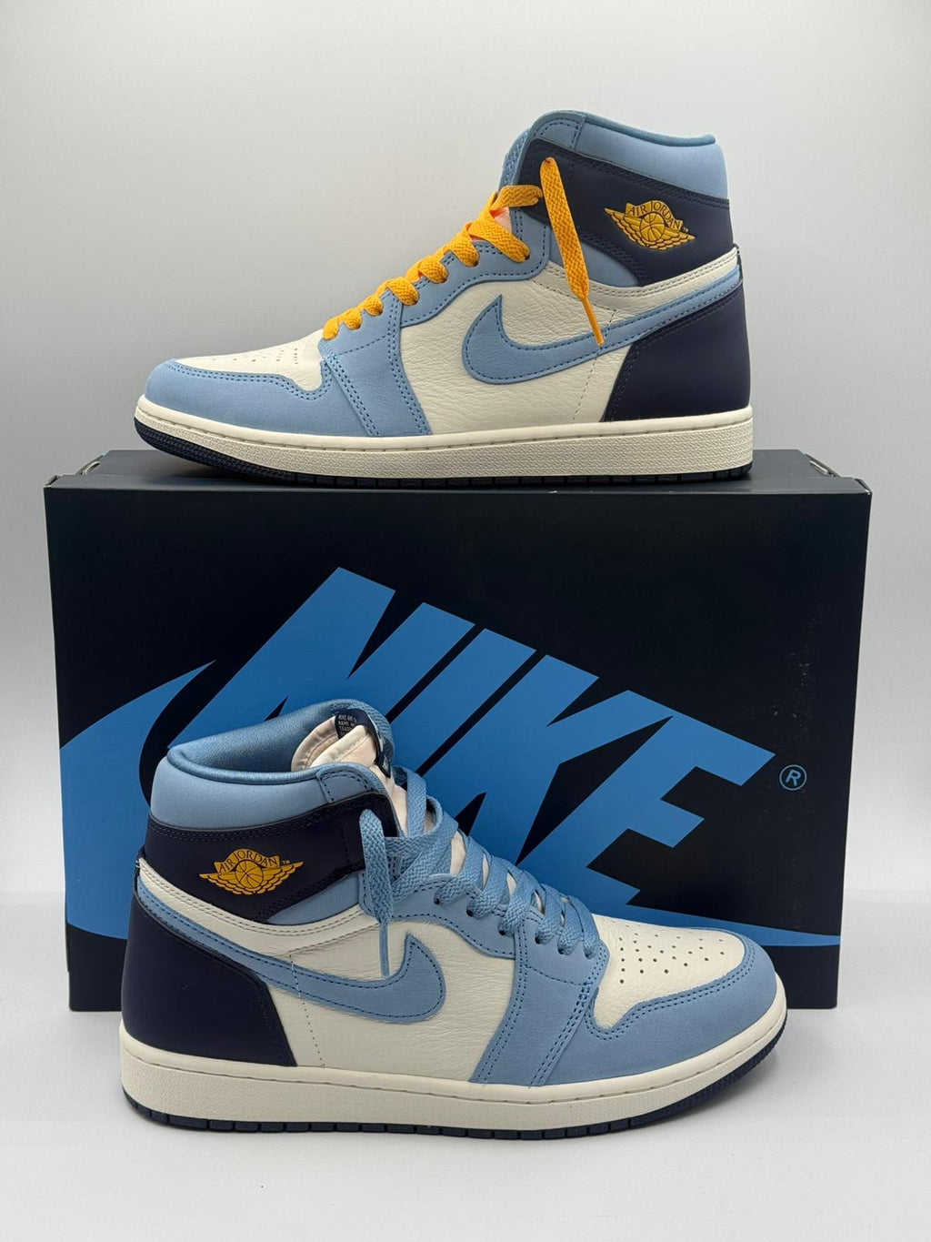 Nike Air Jordan 1 High OG "First Flight"