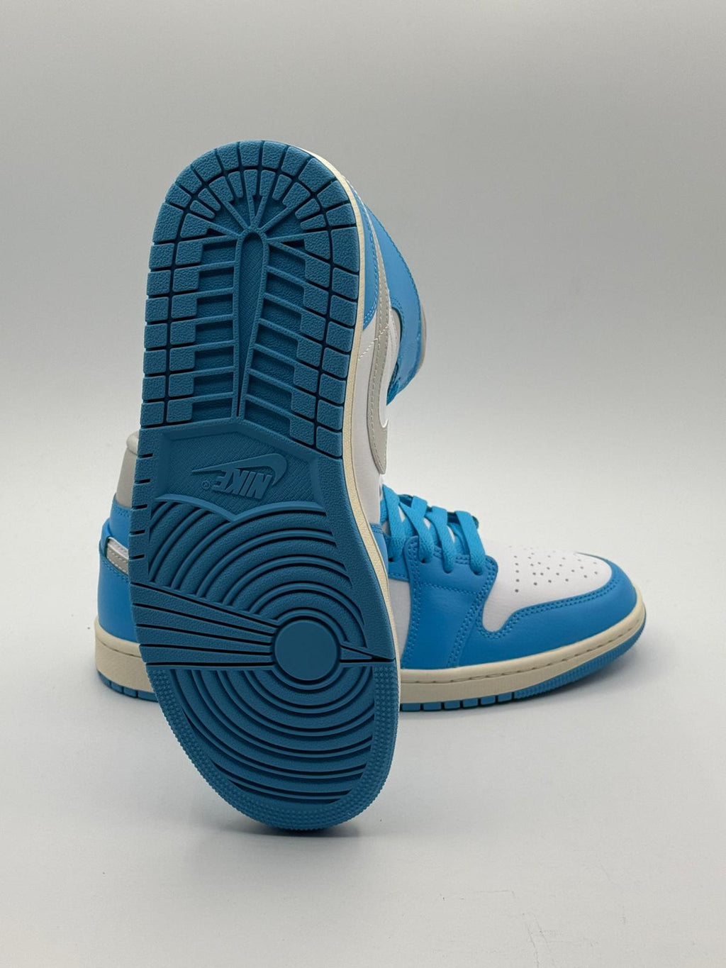 Nike Air Jordan 1 Mid "Dark Powder Blue/White Sail"