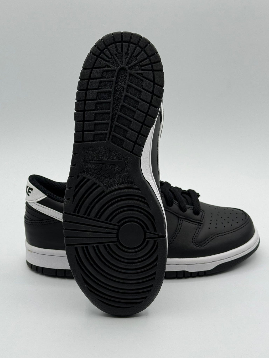 Nike Dunk Low "Black & White"