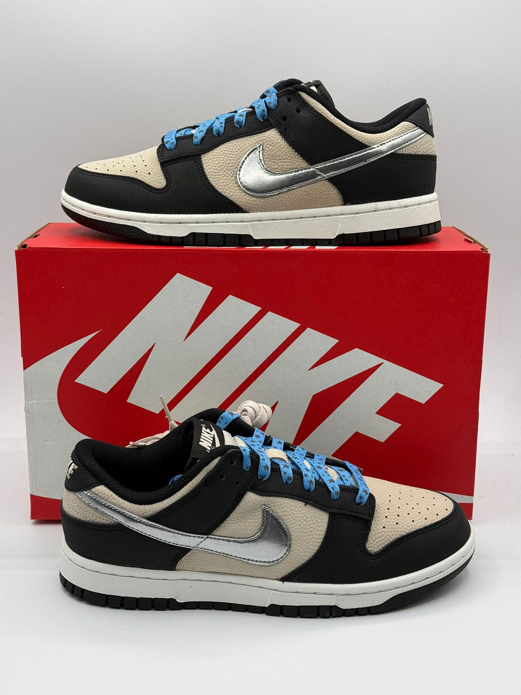 Nike Dunk Low "Starry Laces"