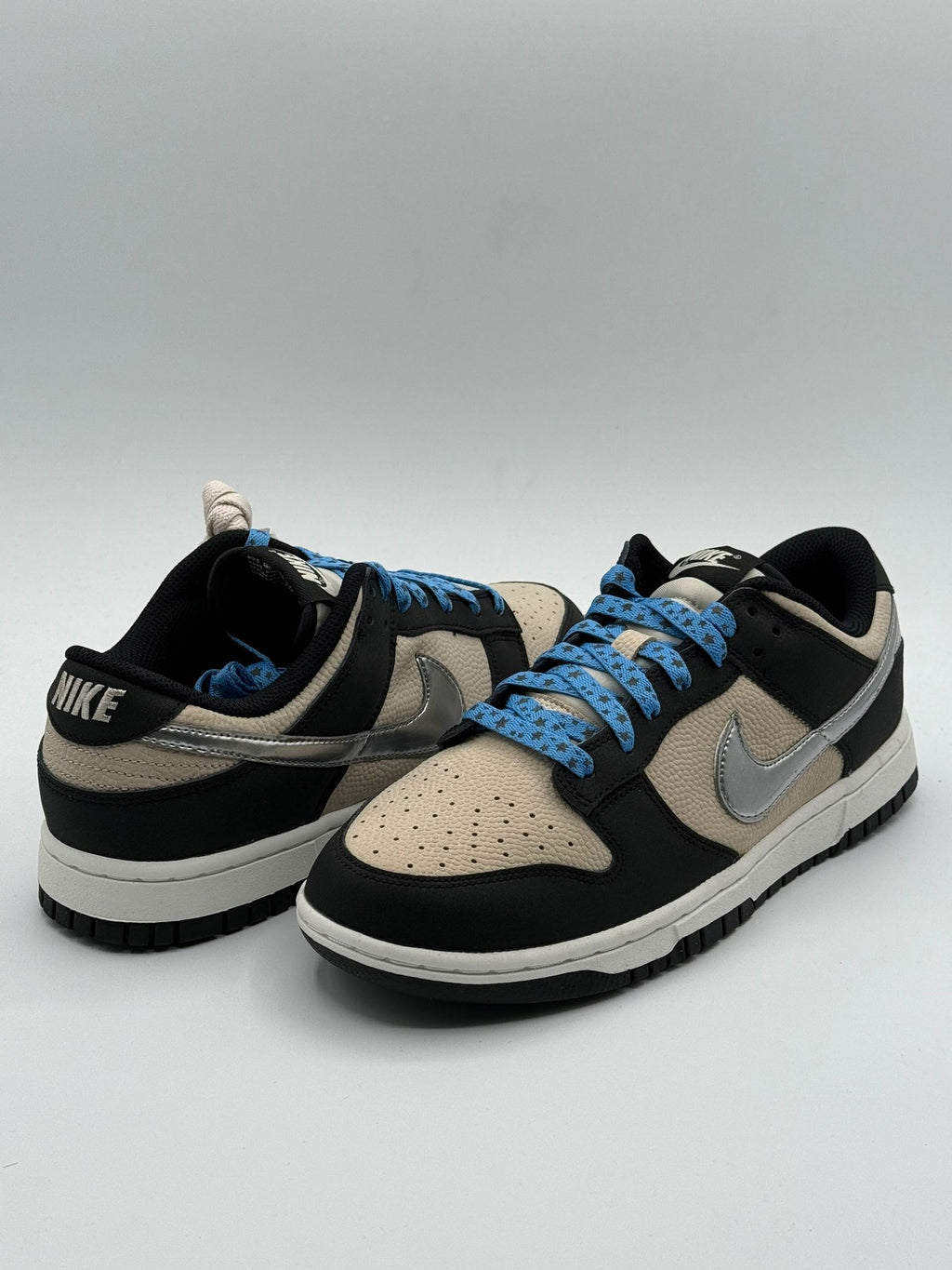 Nike Dunk Low "Starry Laces"
