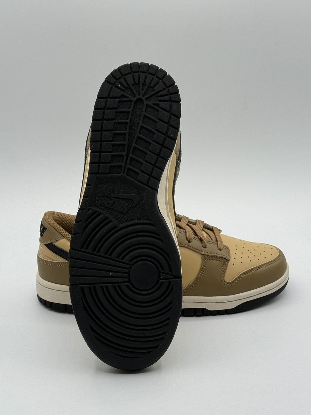 Nike Dunk Low "Driftwood"