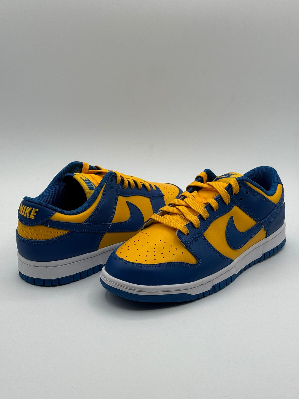 Nike Dunk Low "UCLA"