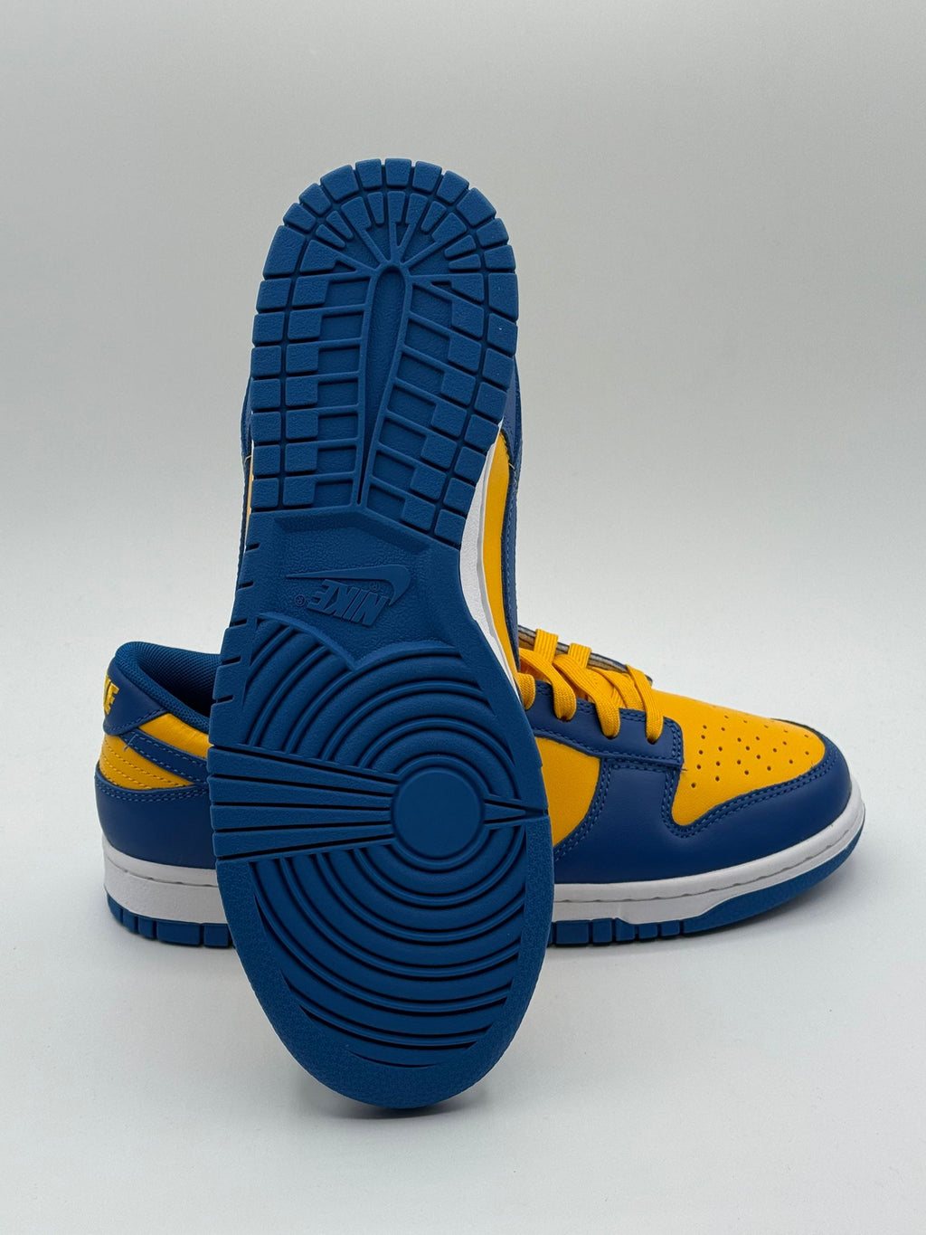 Nike Dunk Low "UCLA"