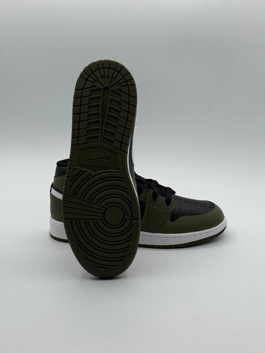 Nike Air Jordan Mid "Black Medium Olive"