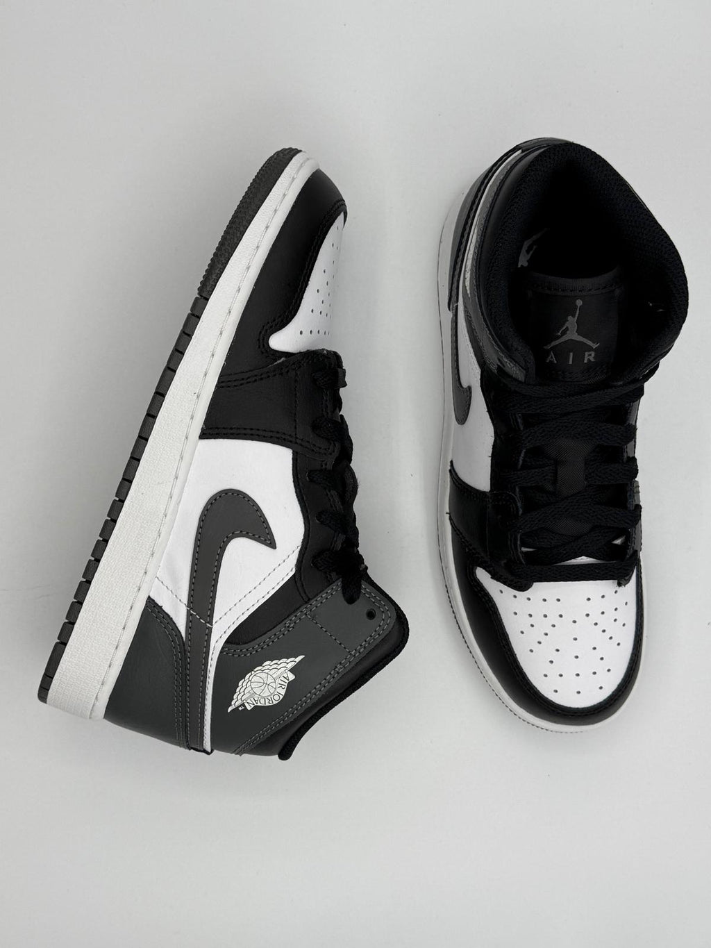 Nike Air Jordan 1 Mid "Black Iron Grey"