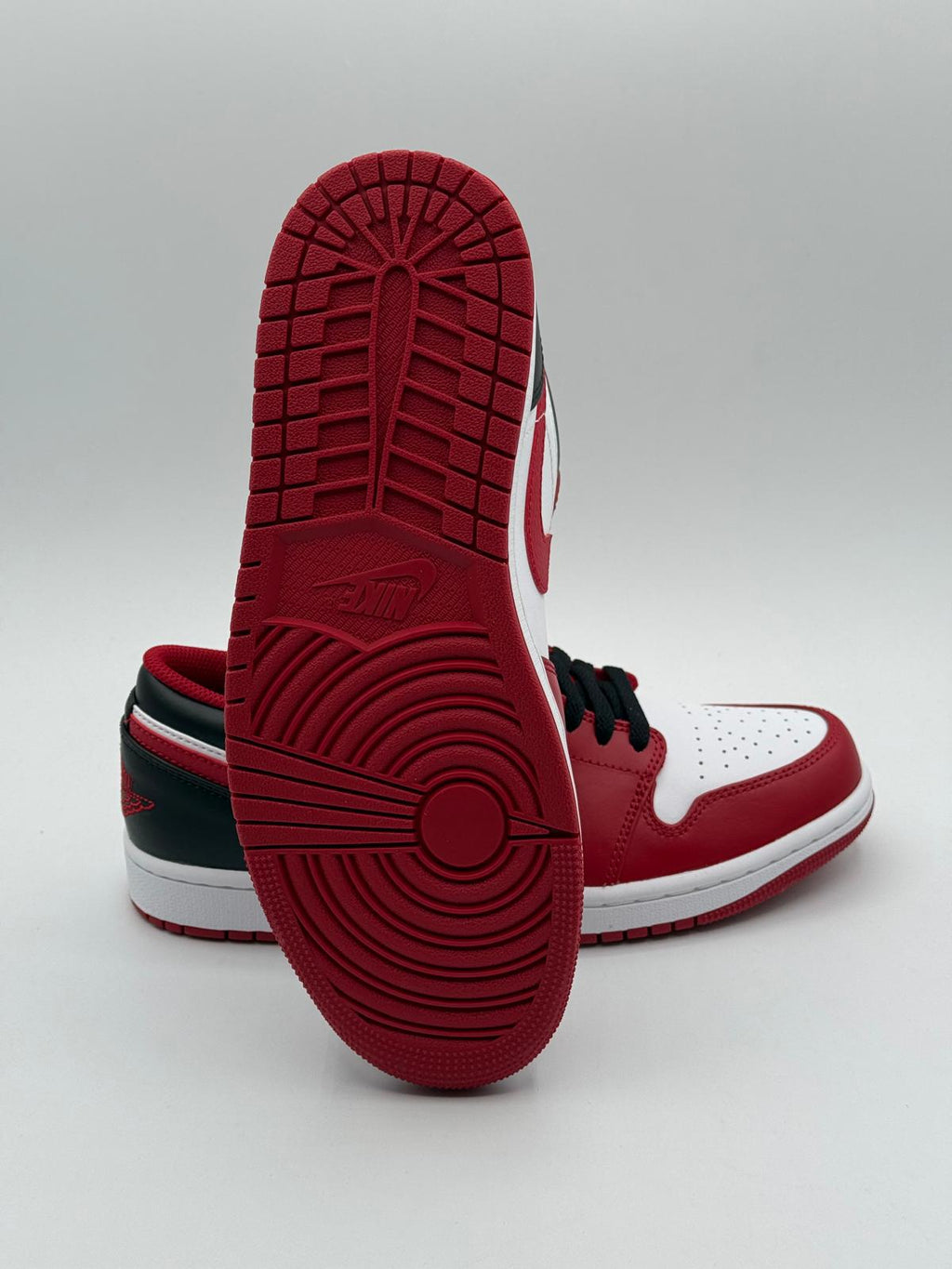 Nike Air Jordan 1 Low "Bulls Red"