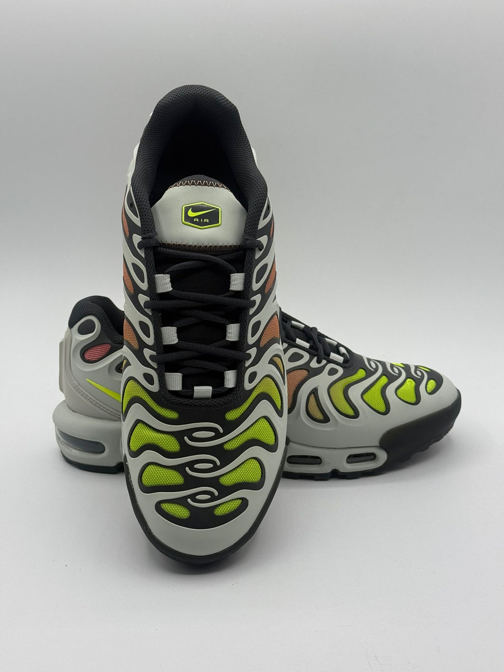 Nike Air Max Plus Drift "Light Silver Volt"